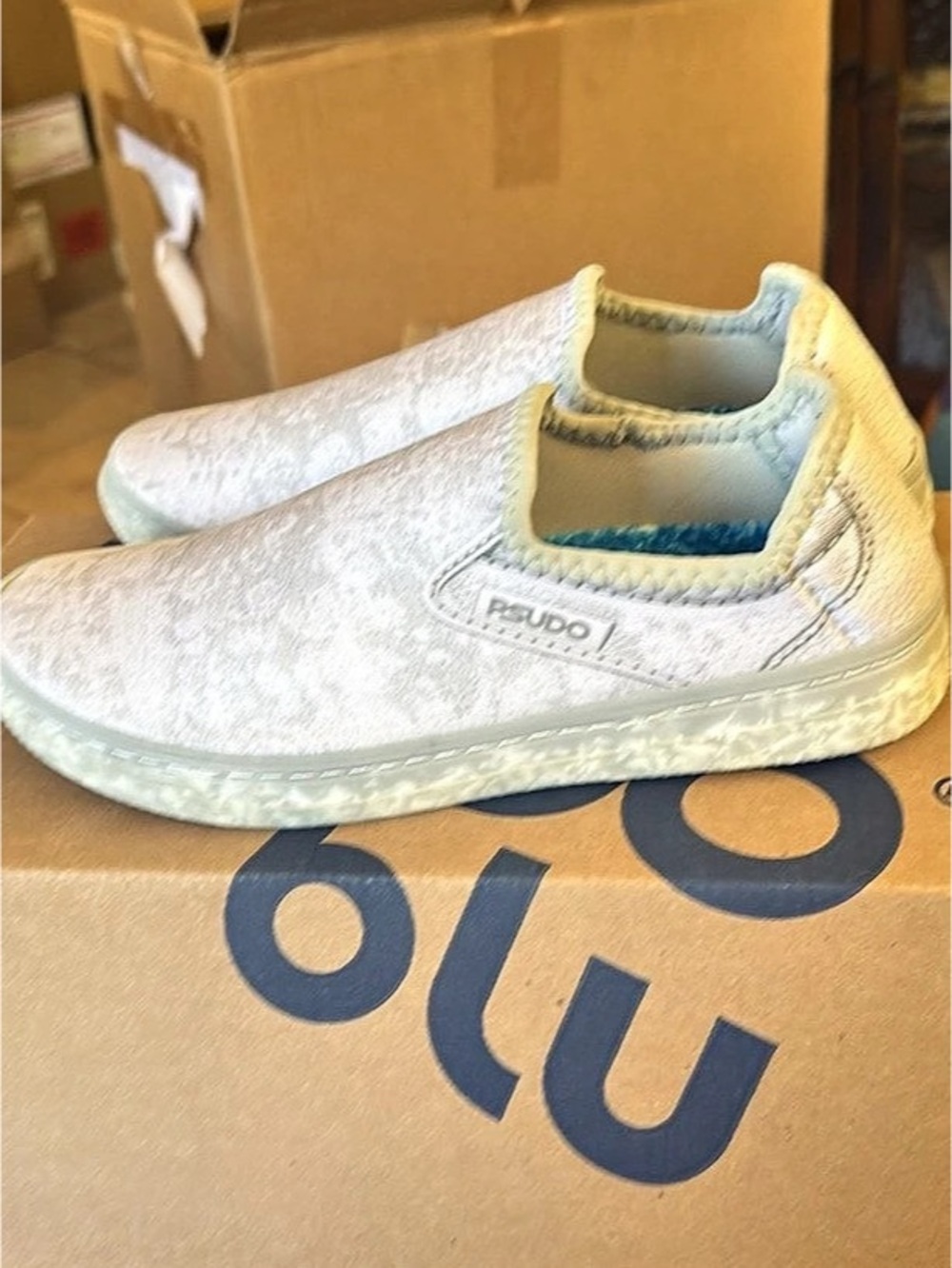PSUDO White Slip-On Sneakers, New, size 6 women’s